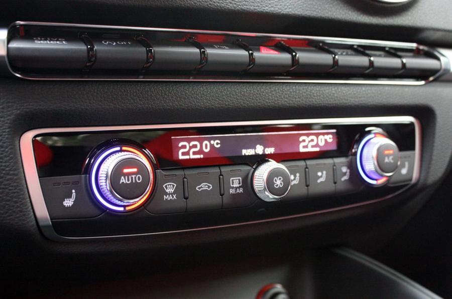 Детали интерьера Audi S3 Sedan (8V) 2013 года  (WW) (фото 63 из 95)